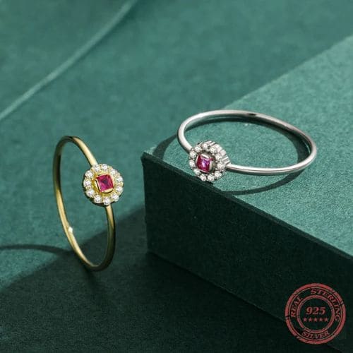 Anel de Prata Feminino 925 com Cristal Vermelho e Zircônias