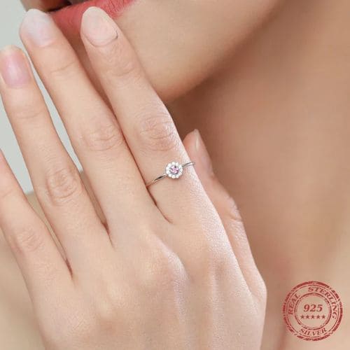 Anel de Prata Feminino 925 com Cristal Vermelho e Zircônias