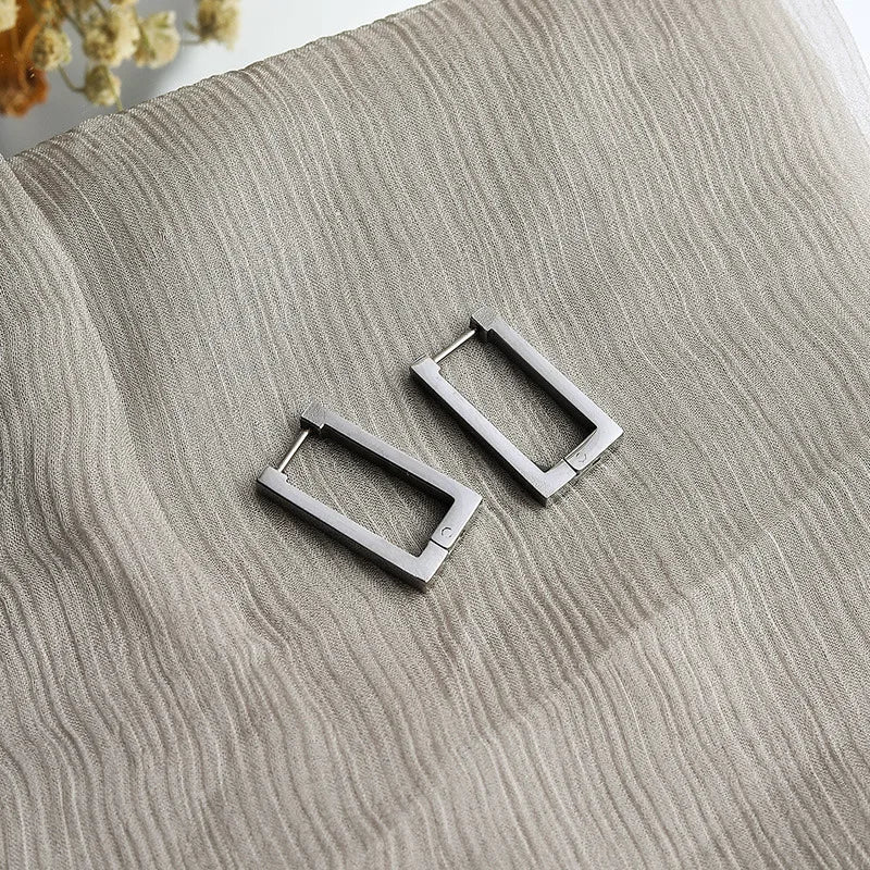 Brinco Feminino Retangular Sofisticado