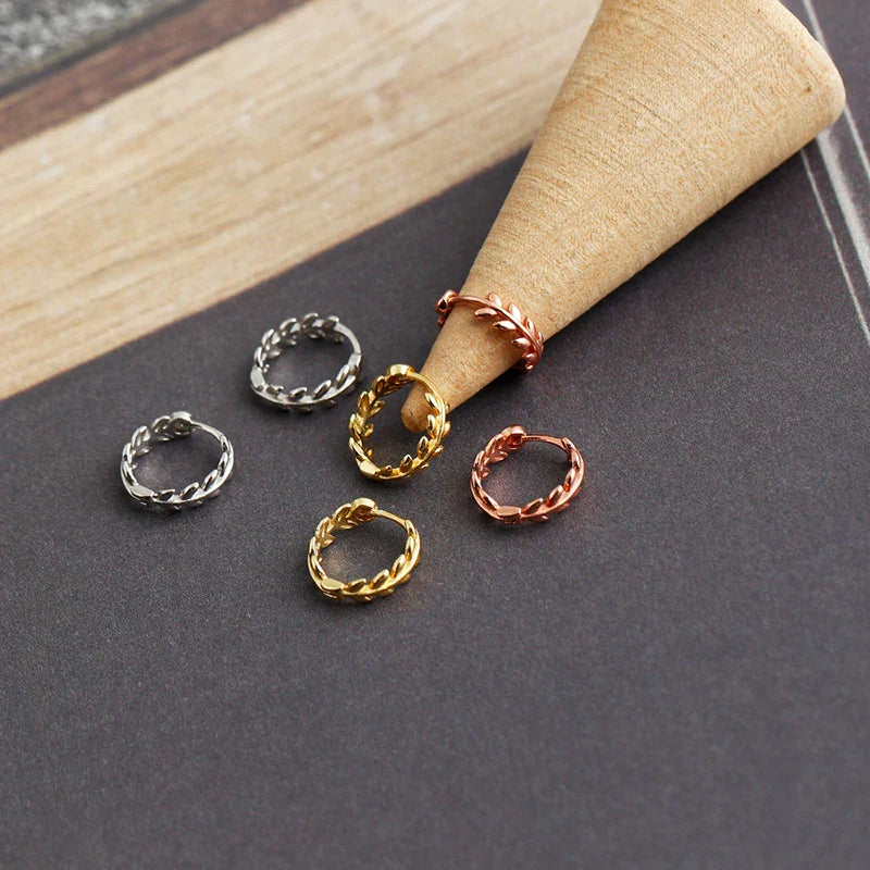 Brinco Feminino Argola Folhas Romanas