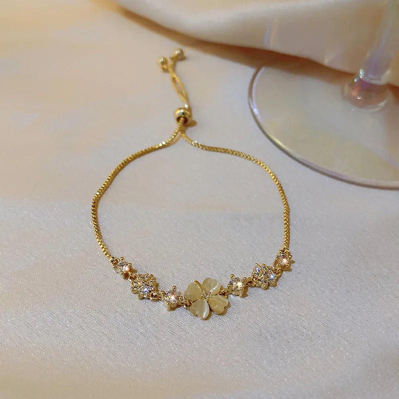 Pulseira de Ouro Feminina Flor Delicada