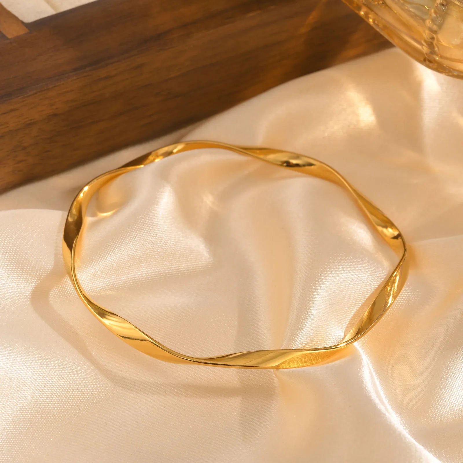 Pulseira mobius de aço inoxidável com brilho completo, para mulheres, meninas, cor dourada, minimalista, moda, pulseiras torcidas, joias, presentes