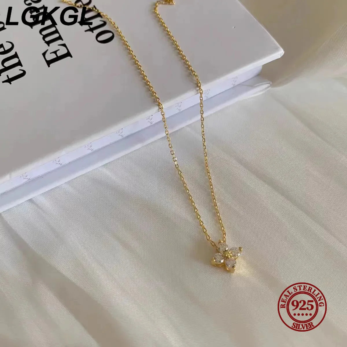 LGKGL-S925 Sterling Silver Plated 18K Conjunto De Colar De Ouro, zircão, Diamante Espumante Feminino, Grama De Quatro Folhas, Cadeia Colar Versátil