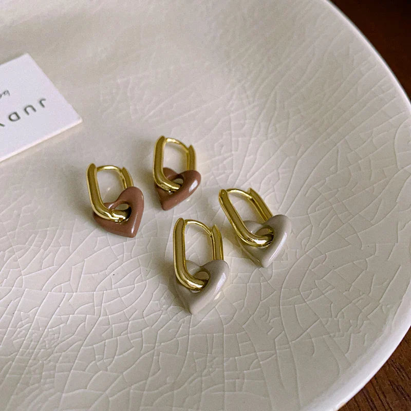 Brinco Feminino Argola Coração Delicado 18K