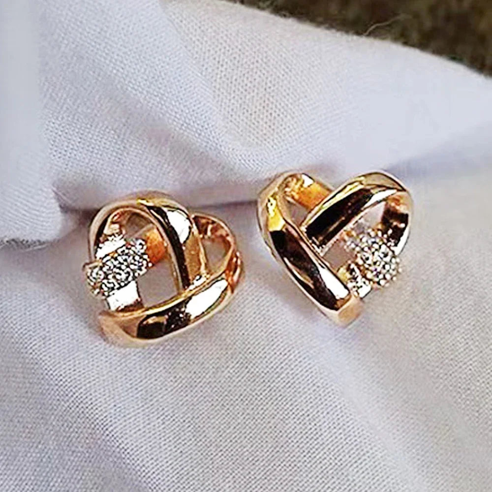 Huitan eternidade amor brincos orelha parafuso prisioneiro piercing cor prata/ouro moda coração brincos para mulheres chiques jóias de casamento