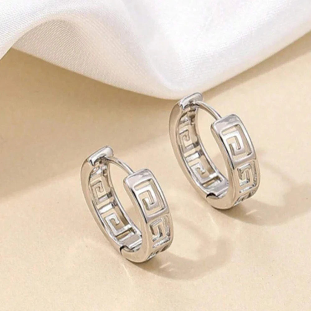 Brincos de argola pequenos cor dourada para mulheres, cor prata, metal, corte especial, padrão geométrico, joias femininas
