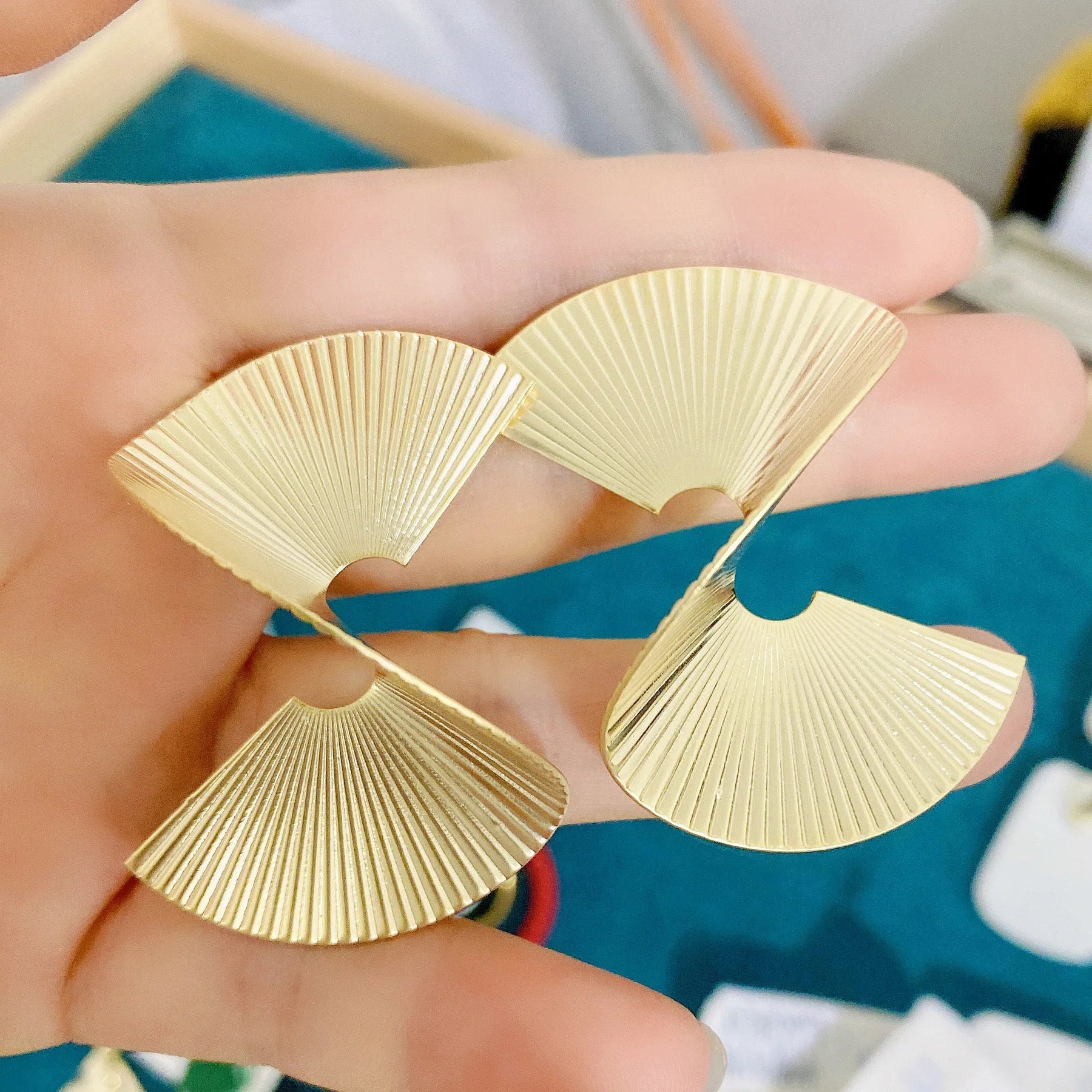 Brinco Feminino Espiral Retrô