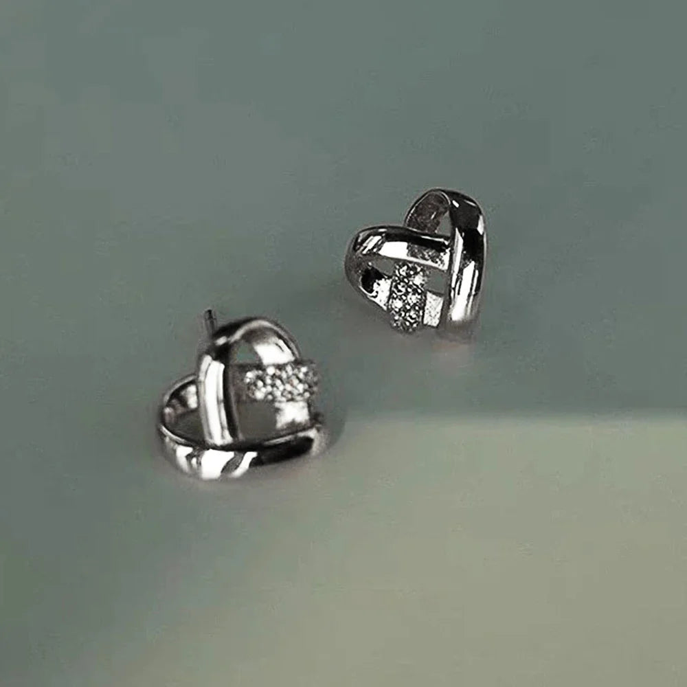 Huitan eternidade amor brincos orelha parafuso prisioneiro piercing cor prata/ouro moda coração brincos para mulheres chiques jóias de casamento