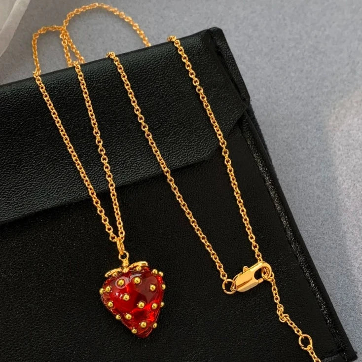 Colar Morango Delicado 18K