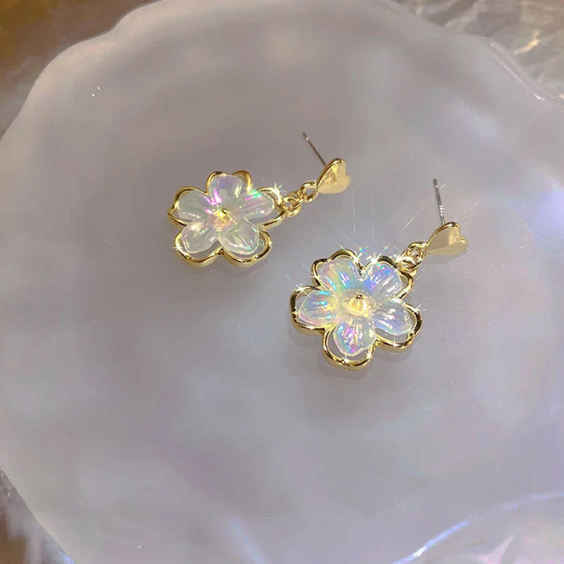 Brinco Flor Love 18K