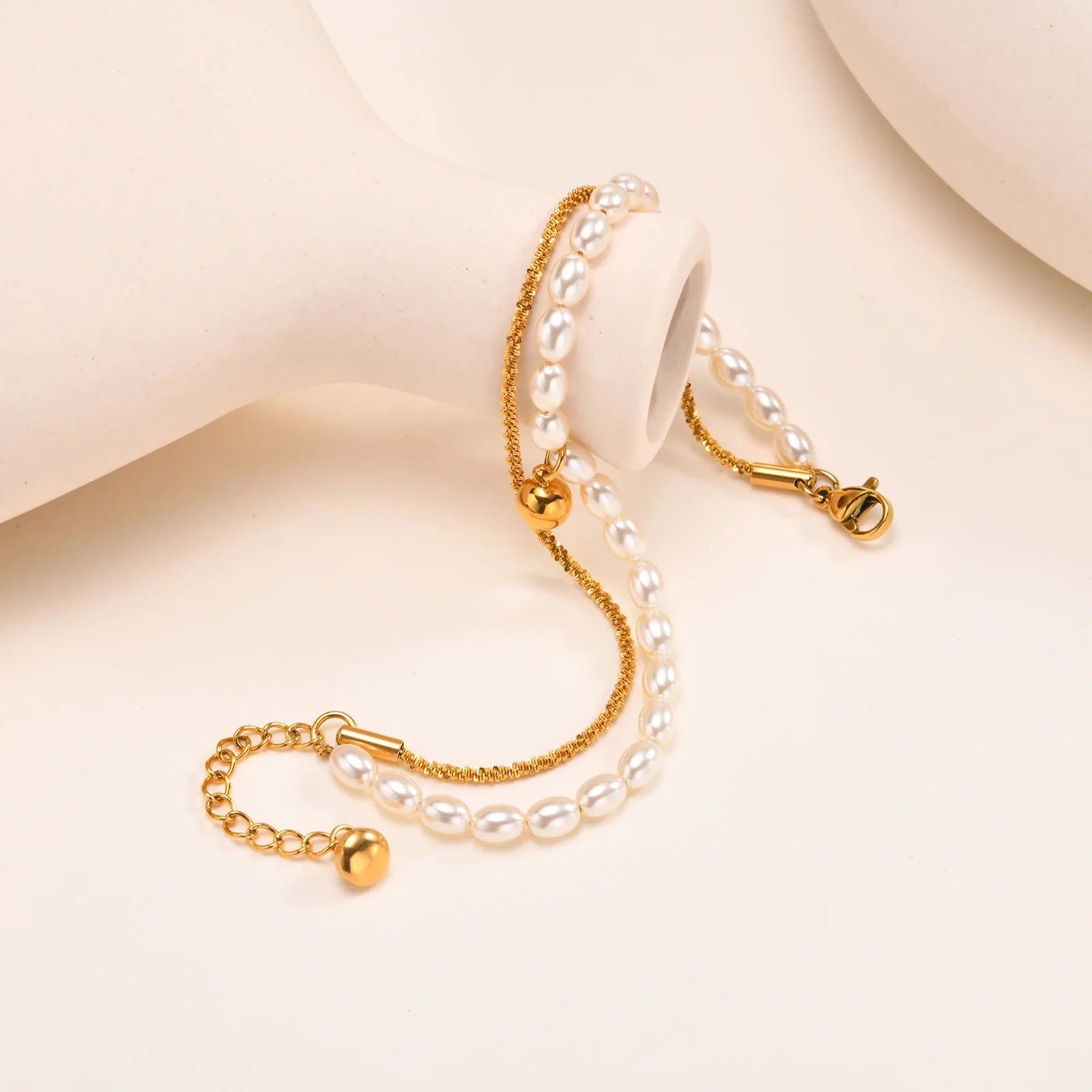 Pulseira empilhada de camada dupla, corrente de gypsophila de aço inoxidável, imitação de bola de pérola, pulseiras para mulheres, joias de cor dourada