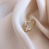 Anel Feminino Luxury Ouro cravejado com Zircônia