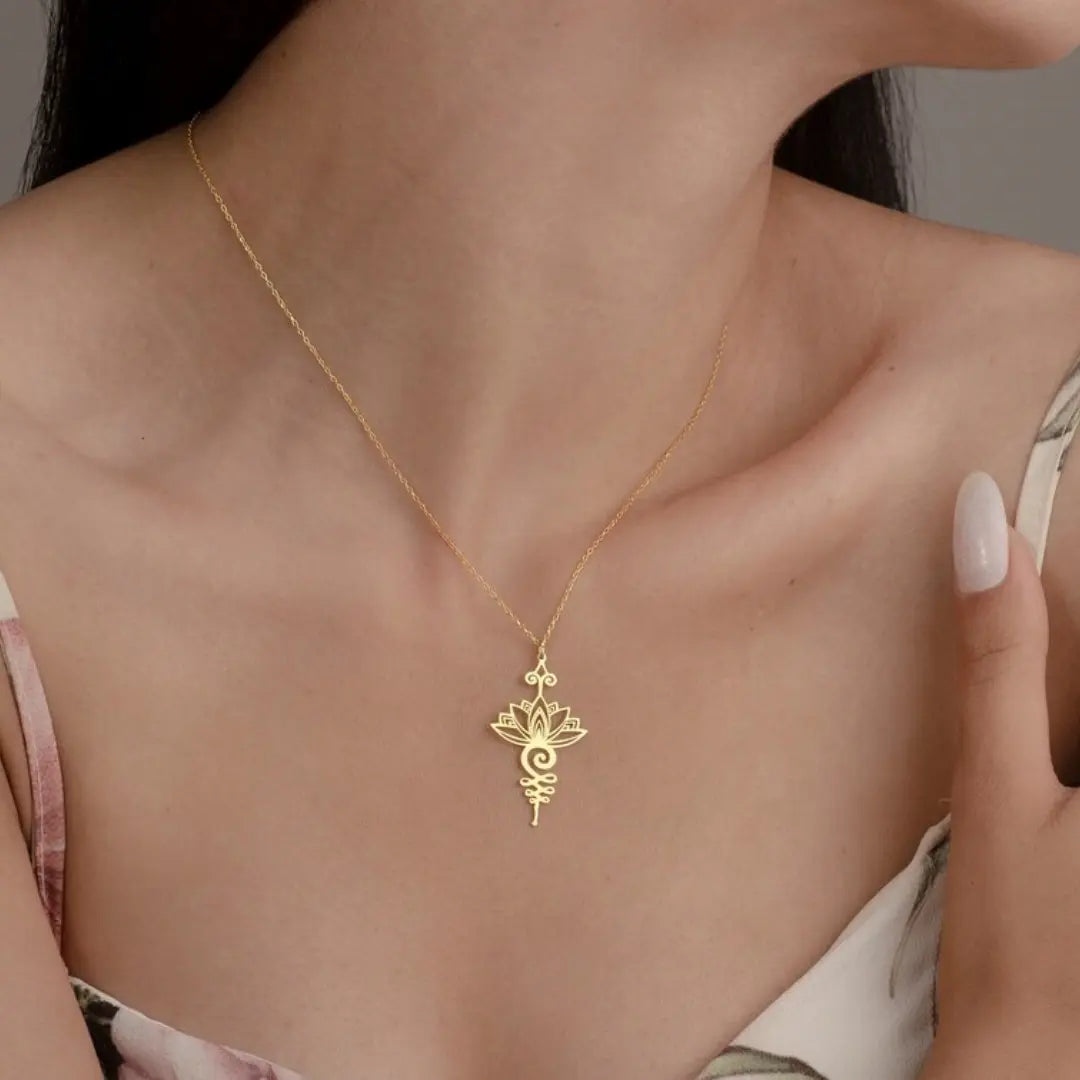 Colar Flor de Lótus Delicado