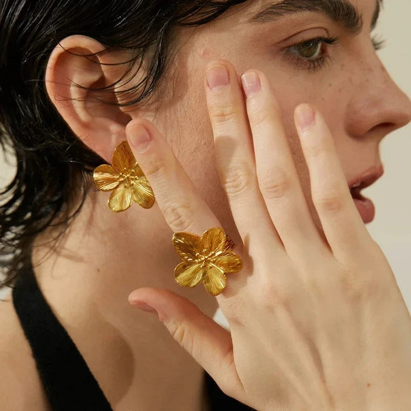 Anel Feminino Ajustável Flor Radiante