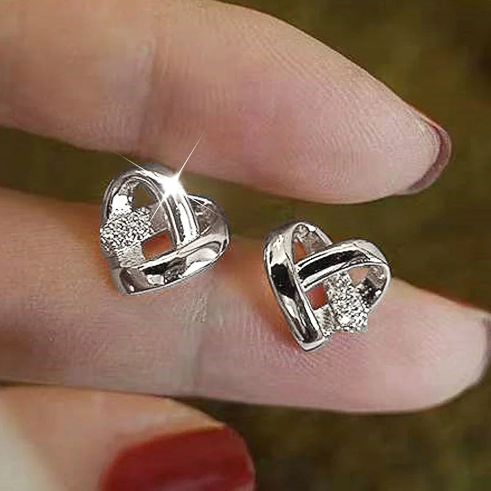 Huitan eternidade amor brincos orelha parafuso prisioneiro piercing cor prata/ouro moda coração brincos para mulheres chiques jóias de casamento