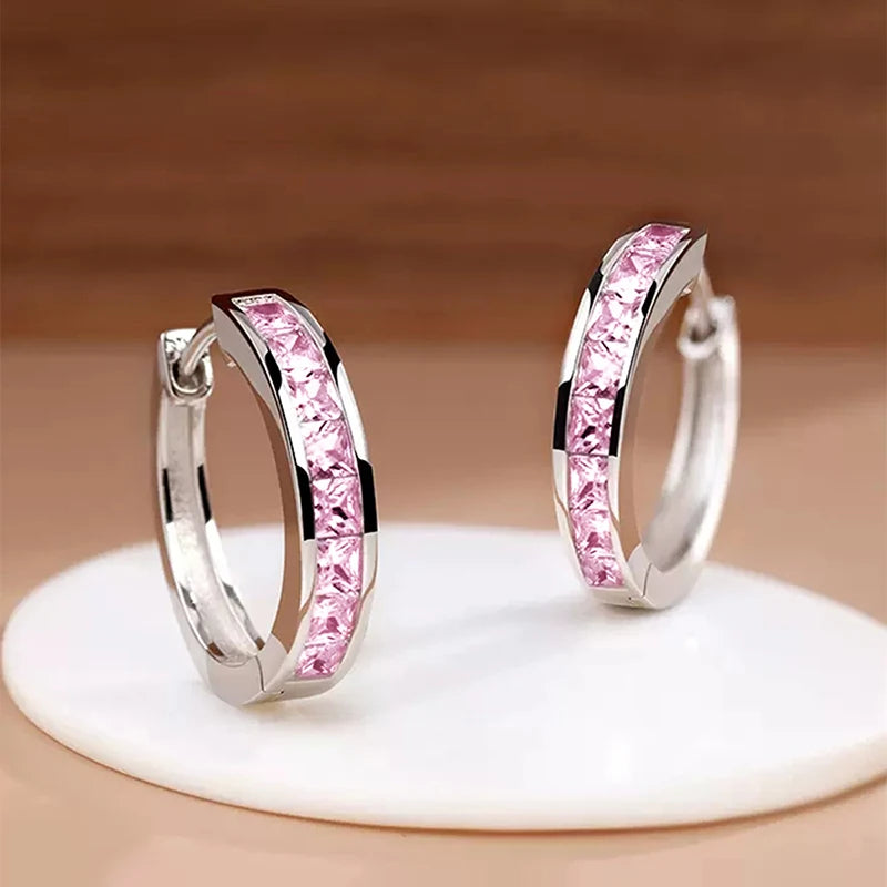 Huitan design clássico feminino brincos de argola completos com princesa quadrado cz simples e elegante acessórios femininos jóias versáteis