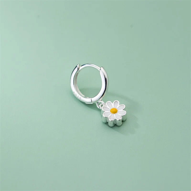 Brinco Feminino Flor Branca Prata