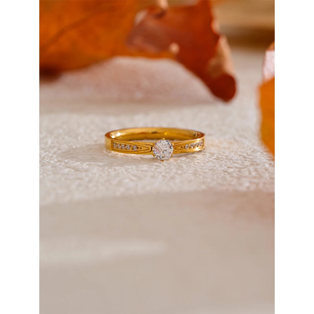Anel de Ouro 18k Feminino Design Elegante