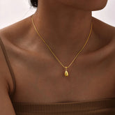 Colar com pingente de gota de água deslizante para mulheres, colares com pingente de lágrima à prova d'água, joias de aço inoxidável banhado a ouro