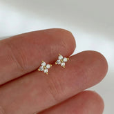 Huitan eternidade amor brincos orelha parafuso prisioneiro piercing cor prata/ouro moda coração brincos para mulheres chiques jóias de casamento