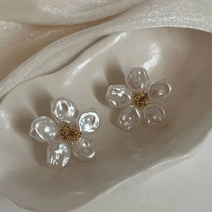 Brinco Flor Perolada 18K