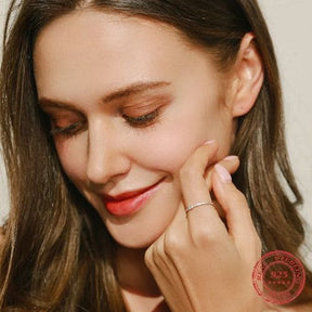 Anel Feminino de Ouro 18k  Quadrada - Elegância em Prata Esterlina