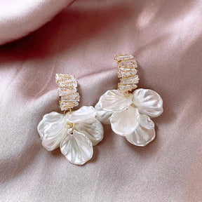 Brinco Feminino Pétalas de rosa Cravejado Com Zircônia