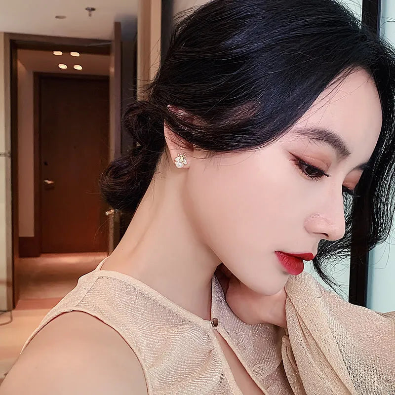 Brinco Feminino Abelha Cravejado Com Zircônia