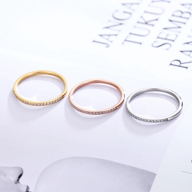 Anel de zircônia de acabamento fino de 1,5 mm de largura para mulheres presentes de aço de titânio de alta qualidade para amantes joias anel de casamento atacado