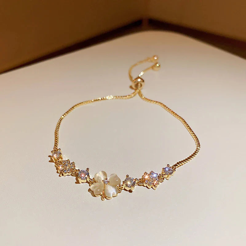 Pulseira de Ouro Feminina Flor Delicada