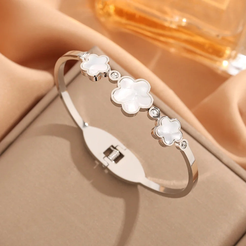 Watty pulseira de aço inoxidável com concha simples e flor de cinco folhas, joias de trevo de pulso da moda, presentes amigáveis