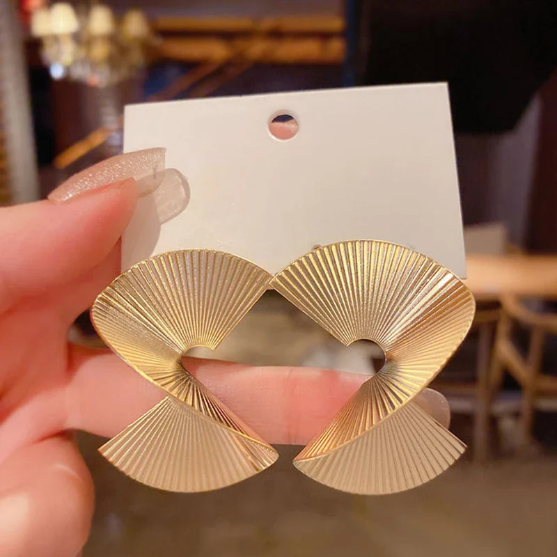 Brinco Feminino Espiral Retrô