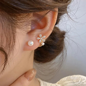 Brinco de Perola Floral com Pérola