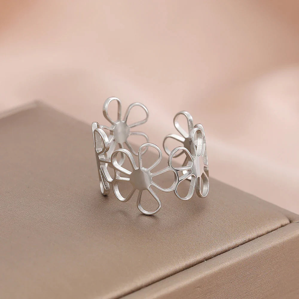 Anel Feminino Ajustável Flores Delicadas