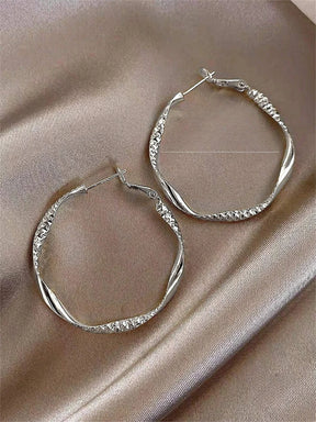 Brincos de design de textura sedosa requintada, joias de formato elegante, presentes de festa de feriado para mulheres