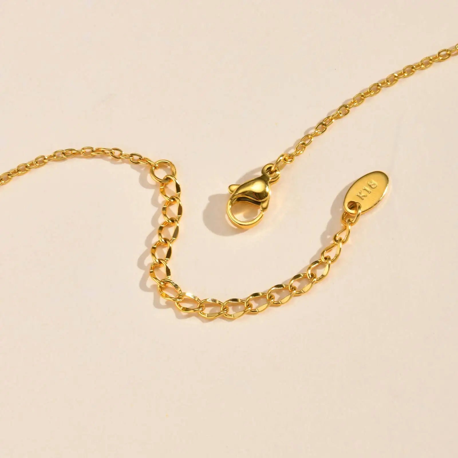 Colar com pingente de cereja de zircônia lateral, gargantilha de corrente fina de aço inoxidável, joias femininas banhadas a ouro