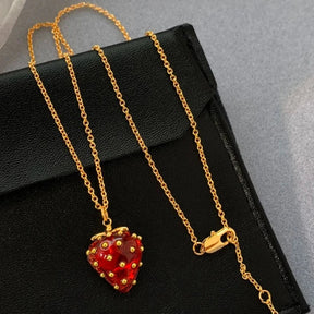 Colar Morango Delicado 18K