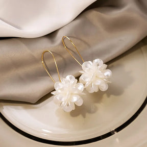 Brinco Feminino Flor Branca 18K