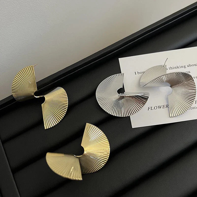 Brinco Feminino Espiral Retrô