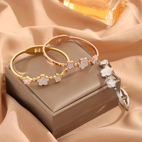 Watty pulseira de aço inoxidável com concha simples e flor de cinco folhas, joias de trevo de pulso da moda, presentes amigáveis