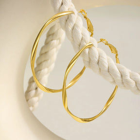 Brincos de argola Twist Circle para mulheres, brinco de argola Mobius Huggies de aço inoxidável, deslustrados e sem níquel