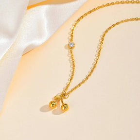 Colar com pingente de cereja de zircônia lateral, gargantilha de corrente fina de aço inoxidável, joias femininas banhadas a ouro
