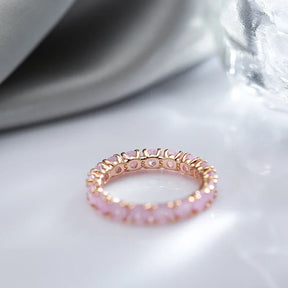 Anel Feminino Dourado Cravejado com Cristais de Zircônia