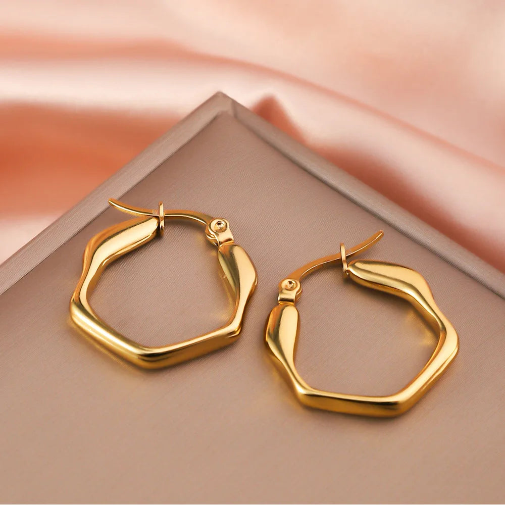 1 par de brincos de argola femininos de aço inoxidável, brincos hexagonais geométricos de metal dourado simples e requintados