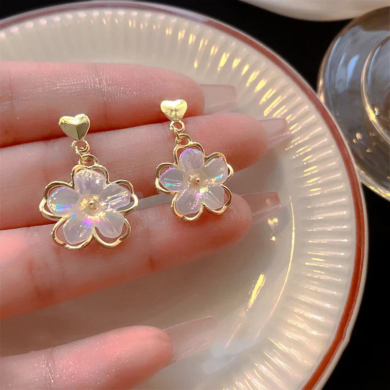 Brinco Flor Love 18K