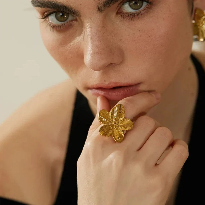 Anel Feminino Ajustável Flor Radiante