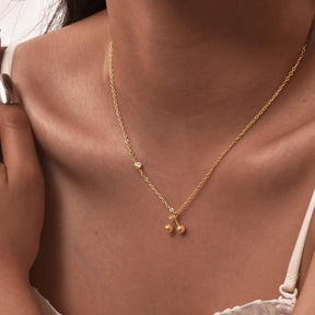 Colar com pingente de cereja de zircônia lateral, gargantilha de corrente fina de aço inoxidável, joias femininas banhadas a ouro