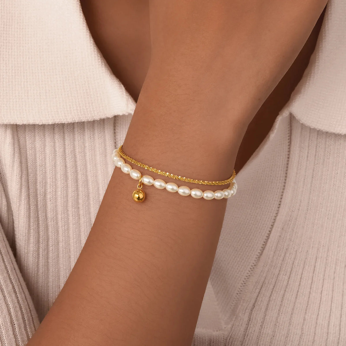 Pulseira empilhada de camada dupla, corrente de gypsophila de aço inoxidável, imitação de bola de pérola, pulseiras para mulheres, joias de cor dourada