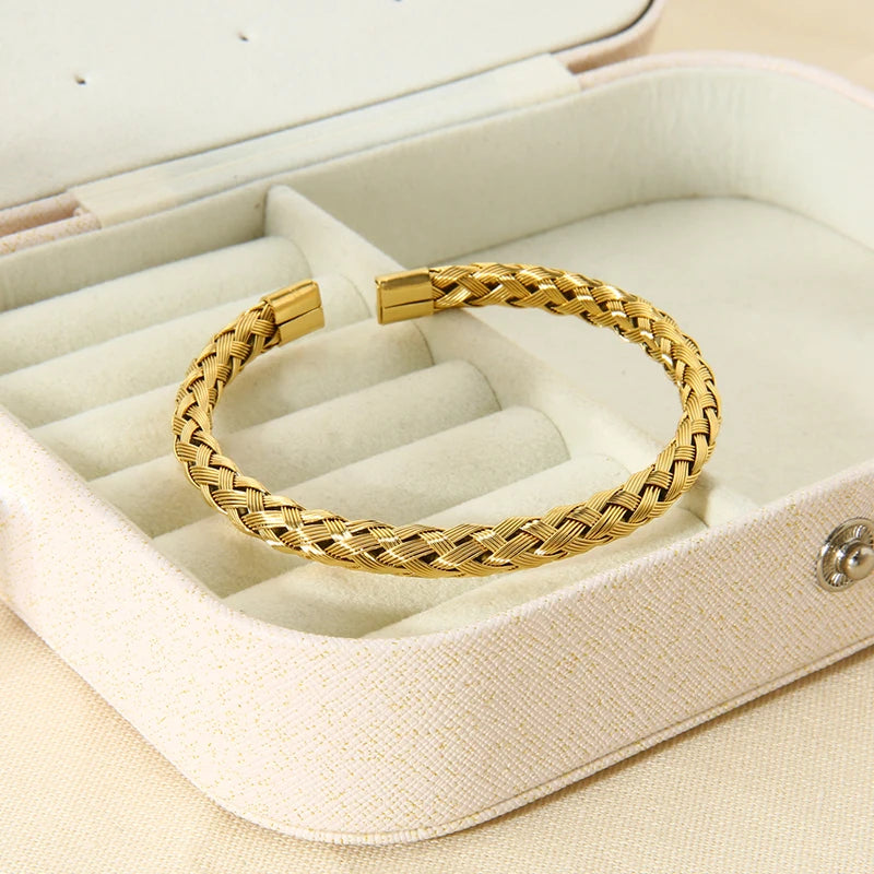 Tendência 16k banhado a ouro corda de aço inoxidável corrente manguito pulseira para mulheres à prova dwaterproof água textura torcida pulseira aberta presente