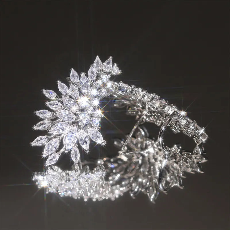 Brinco Luxo com Pedras Zircônia